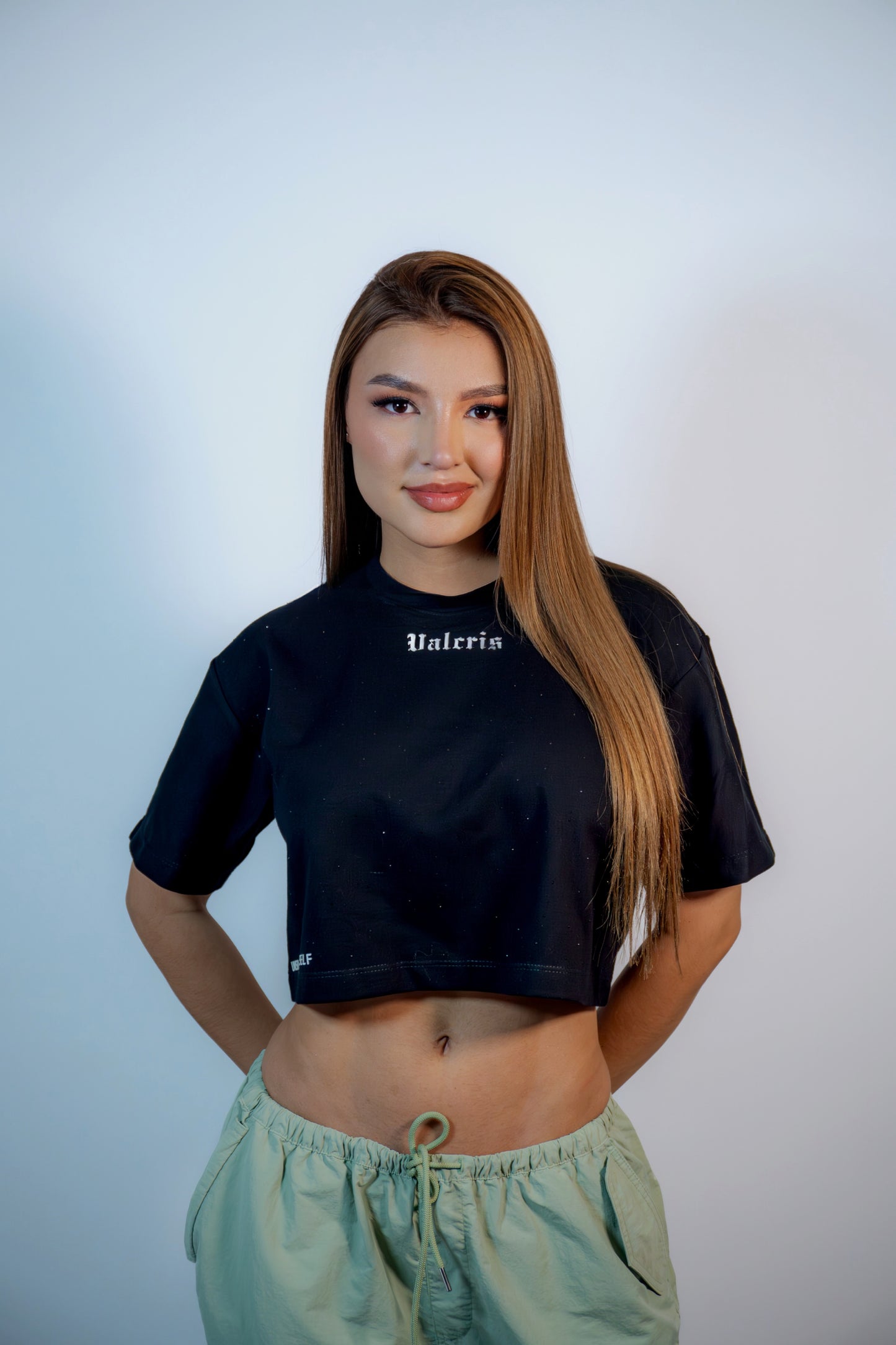 Camiseta Corta VALCRIS – Cropped Moderno