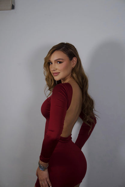 Vestido Corto Abertura en Espalda VALCRIS – Negro y Vinotinto