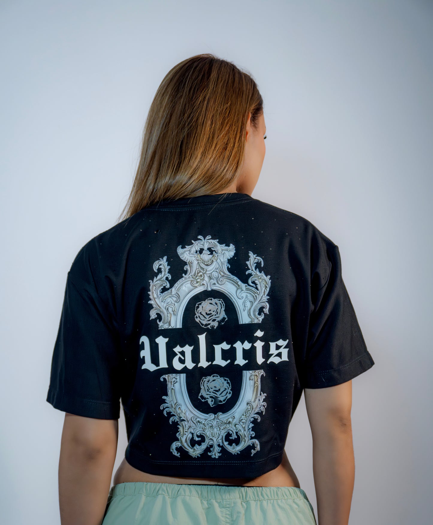 Camiseta Corta VALCRIS – Cropped Moderno